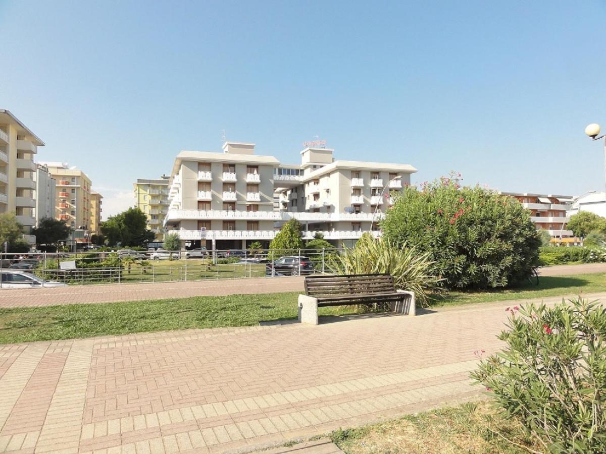 Corso - Appartamenti Bibione Eksteriør bilde