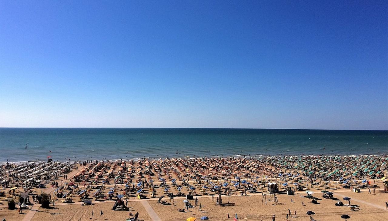Corso - Appartamenti Bibione Eksteriør bilde